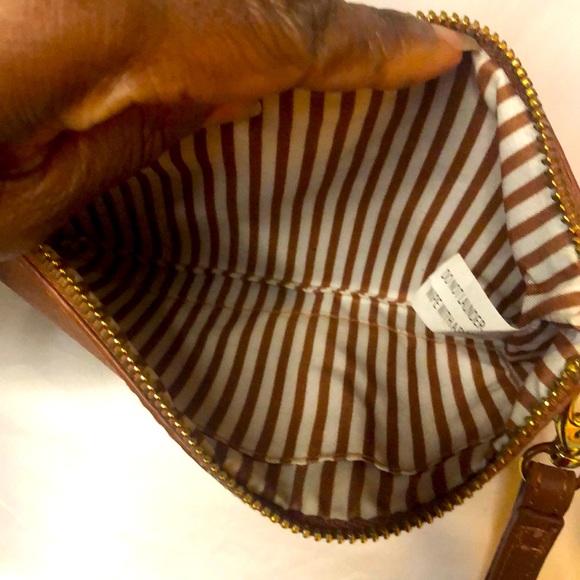 JOY MANGANO brown pebble leather wristlet. - Picture 8 of 10